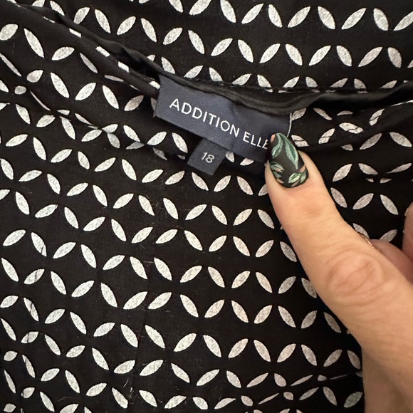 Addition Elle Shorts size 18 - Picture 3 of 8